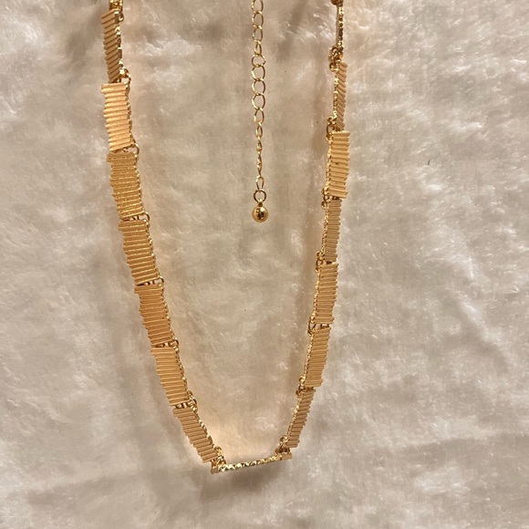 🌹18” Gold Tone Necklace - Picture 6 of 8